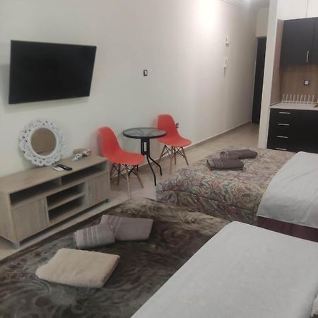 G M 3 Rooms Kentpo In The Heart Of The City Lárisa Eksteriør bilde