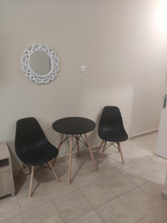 G M 3 Rooms Kentpo In The Heart Of The City Lárisa Eksteriør bilde