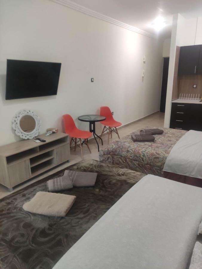 G M 3 Rooms Kentpo In The Heart Of The City Lárisa Eksteriør bilde