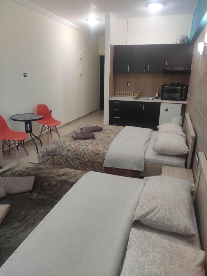 G M 3 Rooms Kentpo In The Heart Of The City Lárisa Eksteriør bilde