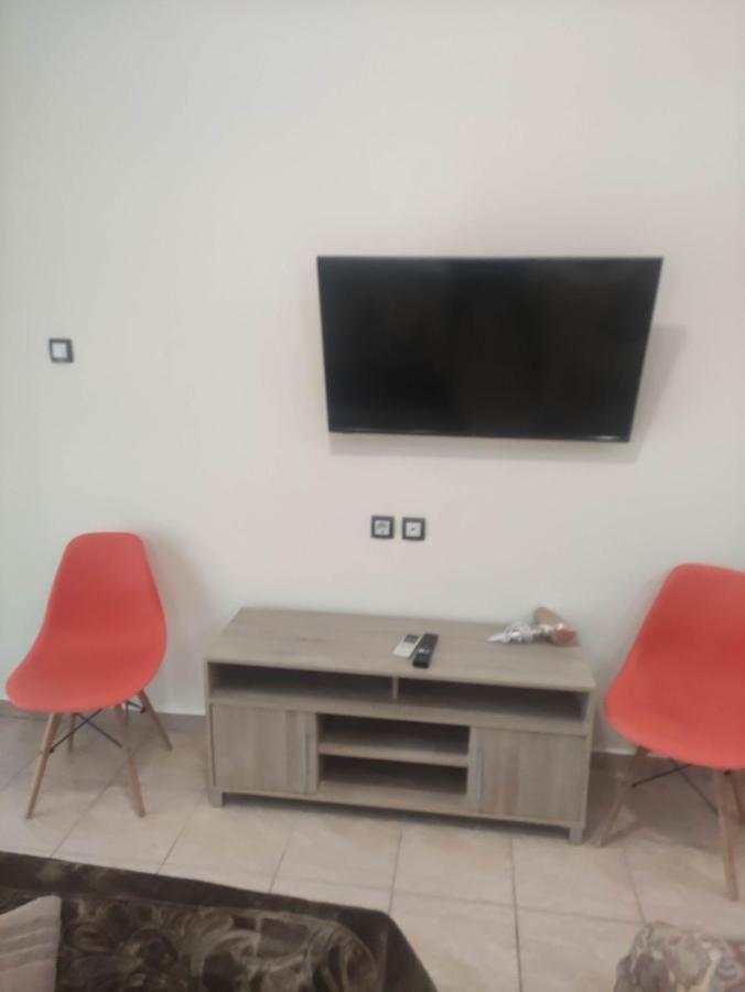 G M 3 Rooms Kentpo In The Heart Of The City Lárisa Eksteriør bilde